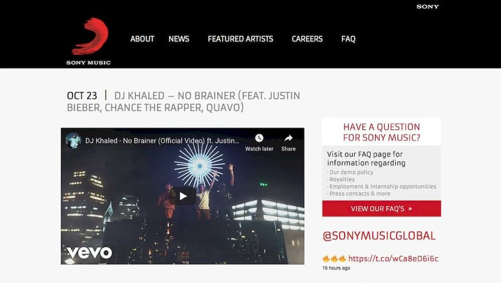 Vídeo incorporado do YouTube no WordPress. Exemplo do site Sony Music